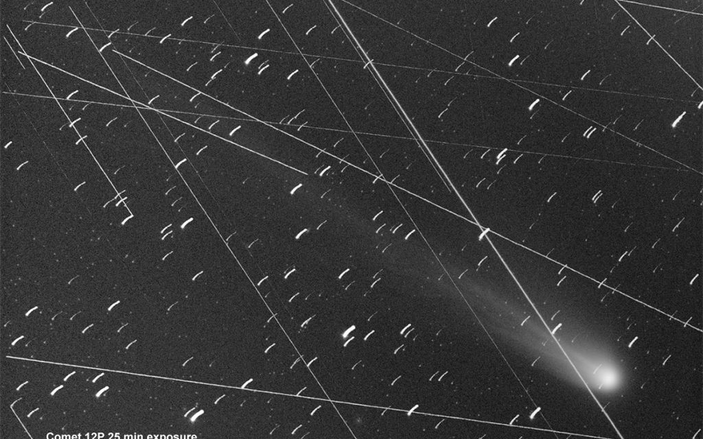 Satélites Starlink atrapalham foto de Cometa do Diabo