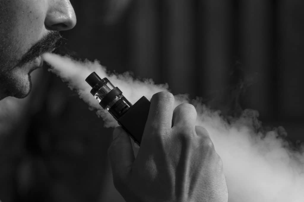 FDA lança alerta sobre vape com tabaco e diz que há 