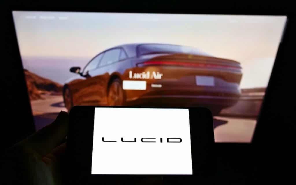 Prestes a lançar SUV elétrico, Lucid demite 400 funcionários