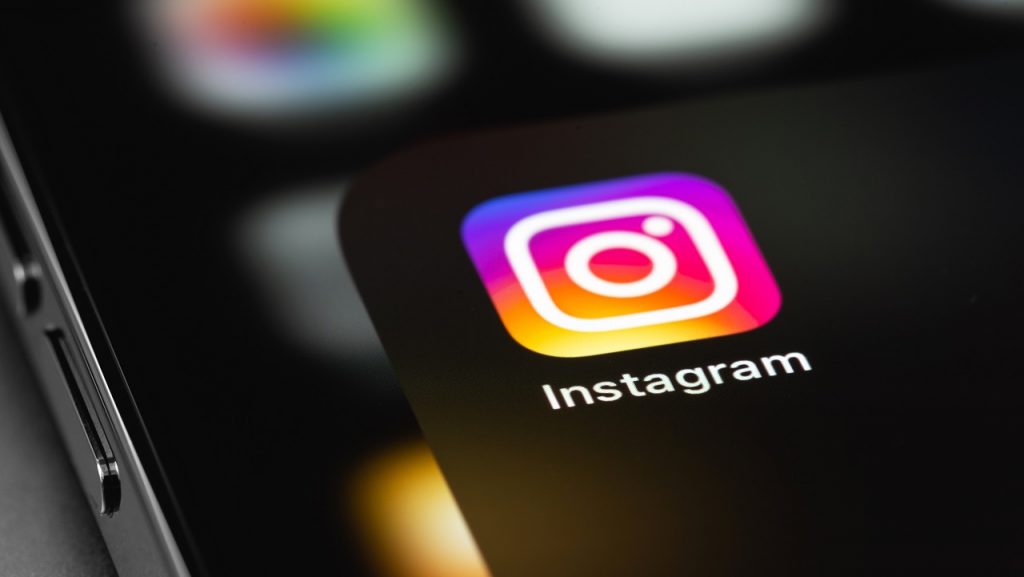 Instagram expande recursos contra bullying para adolescentes