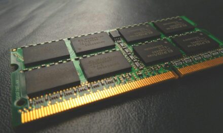 O que é memória RAM CAMM2 e como ela pode revolucionar a computação?