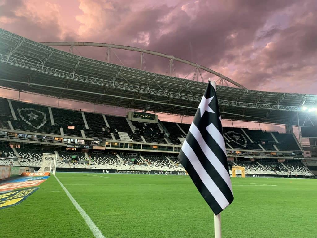 Imagem interna do Estádio Nilton Santos