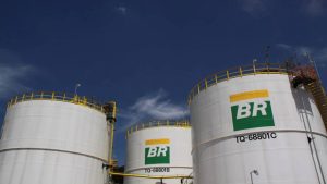 O que explica o prejuízo bilionário da Petrobras