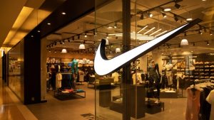 Nike recruta “executivo aposentado” para tentar acelerar o passo