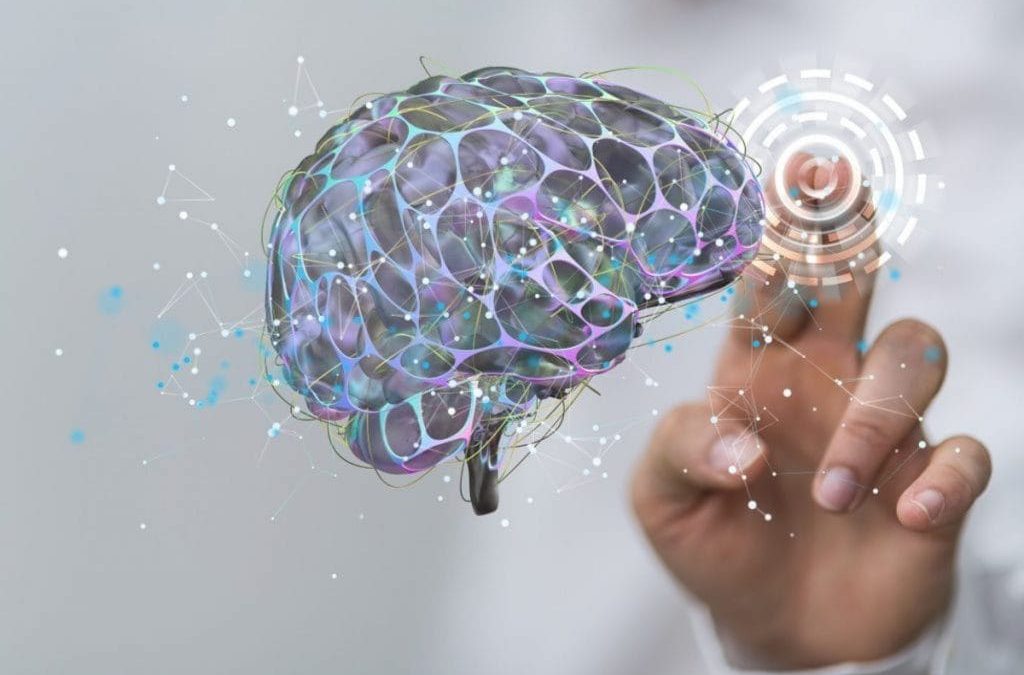 Covid longa pode acelerar envelhecimento do cérebro, diz estudo