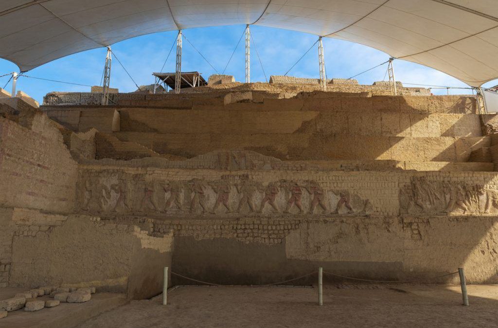 Tumba milenar no Peru guardava evidências de ritual nunca visto